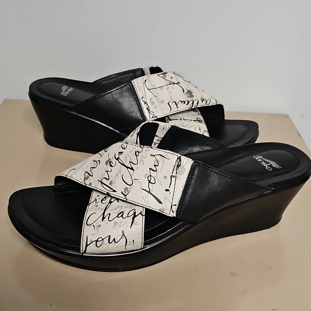 DANSKO AVA PRINT Black/White 38 Sandals Shoes Comfort Leather - Picture 1 of 10